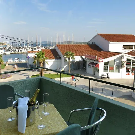 Apartament Sana *
